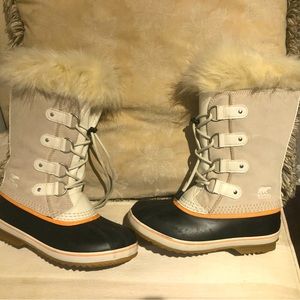 Brand new sorel boots! Only worn once!!!